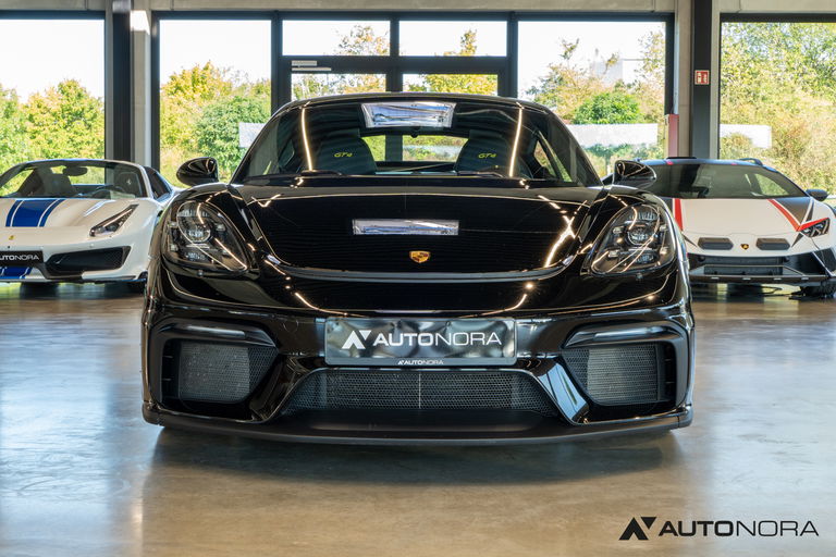 Porsche 718 Cayman GT4
