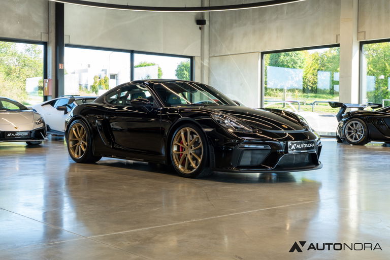 Porsche 718 Cayman GT4