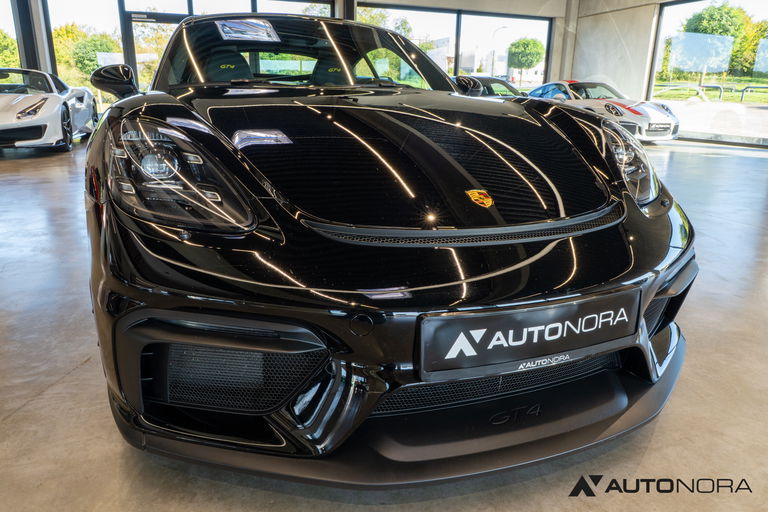 Porsche 718 Cayman GT4