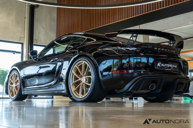 Porsche 718 Cayman GT4