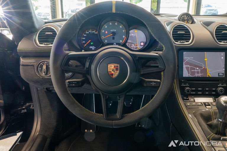 Porsche 718 Cayman GT4