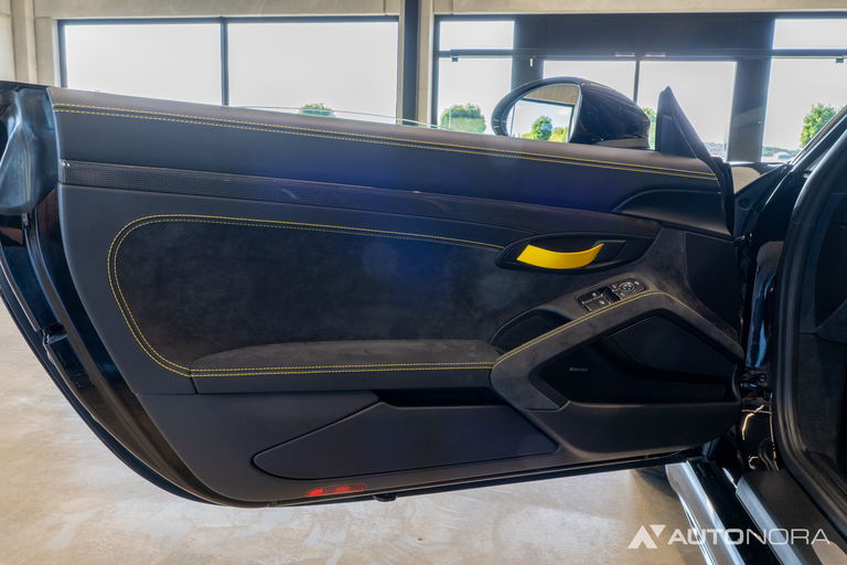 Porsche 718 Cayman GT4