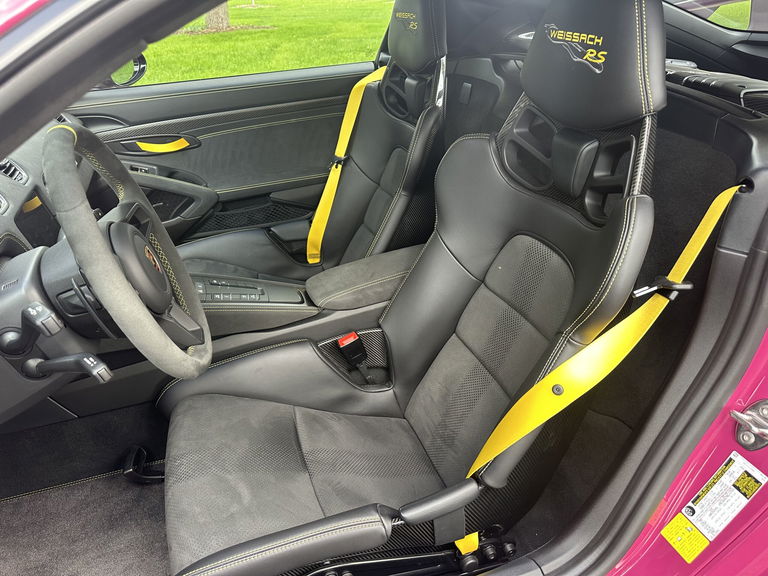 Porsche 718 Cayman GT4 RS