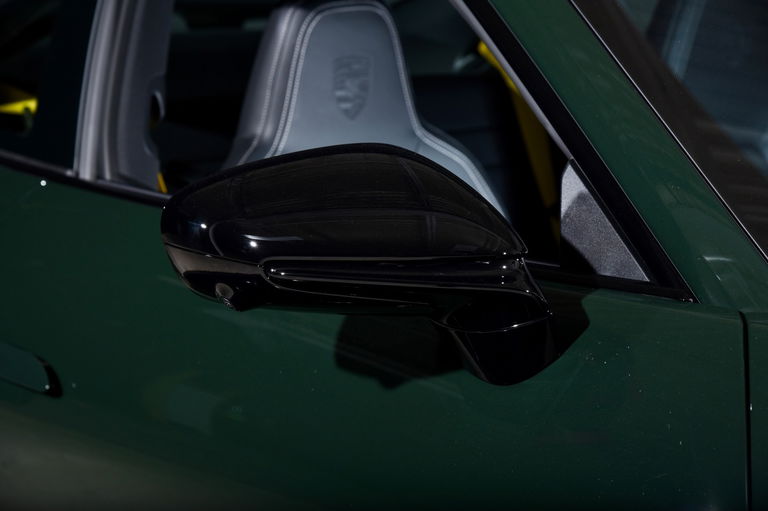 Porsche 992 Carrera 4 GTS