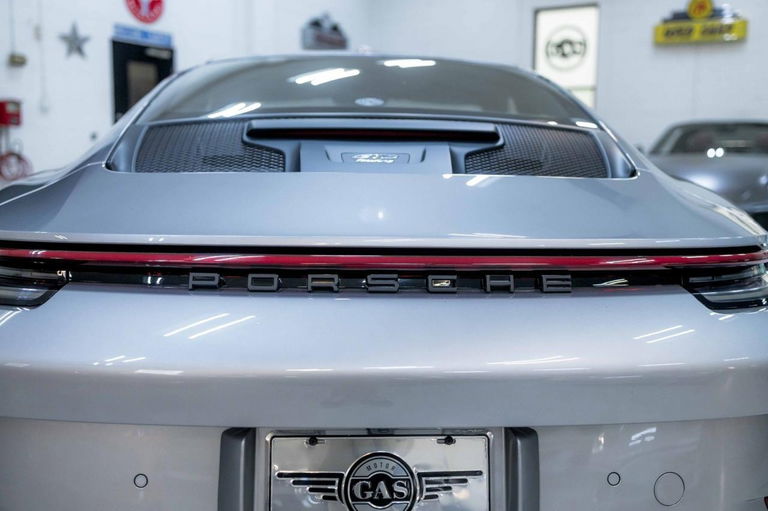 Porsche 992 GT3 Touring