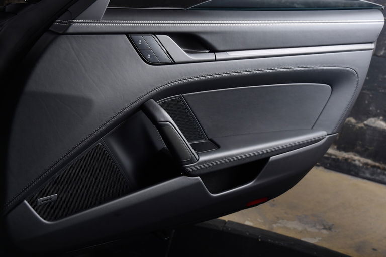 Porsche 992 Carrera 4 GTS