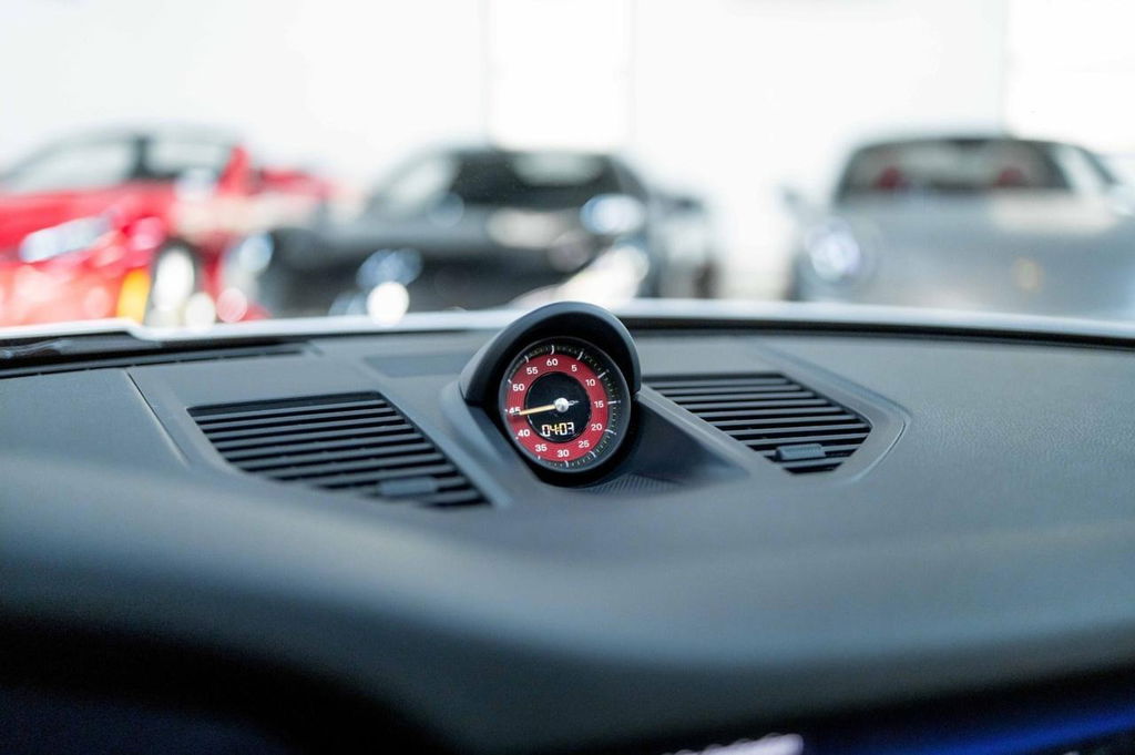 Porsche 992 GT3 Touring