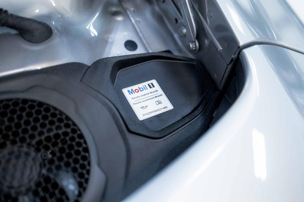 Porsche 992 GT3 Touring