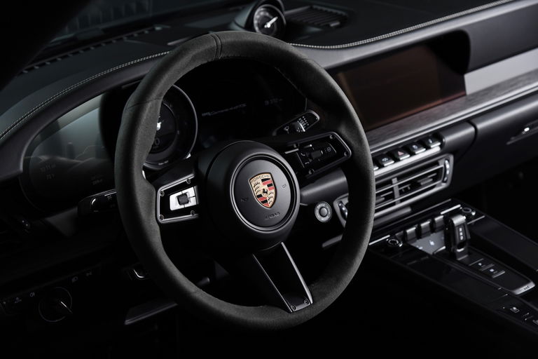 Porsche 992 Carrera 4 GTS