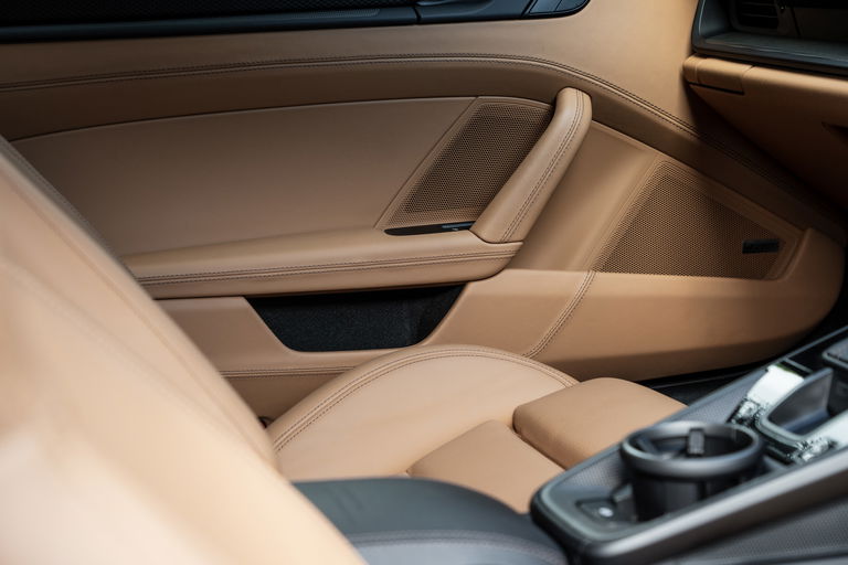 Porsche 992 GT3 Touring