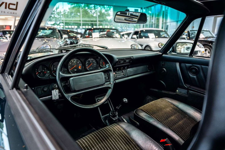 Porsche 911 Carrera 3.2