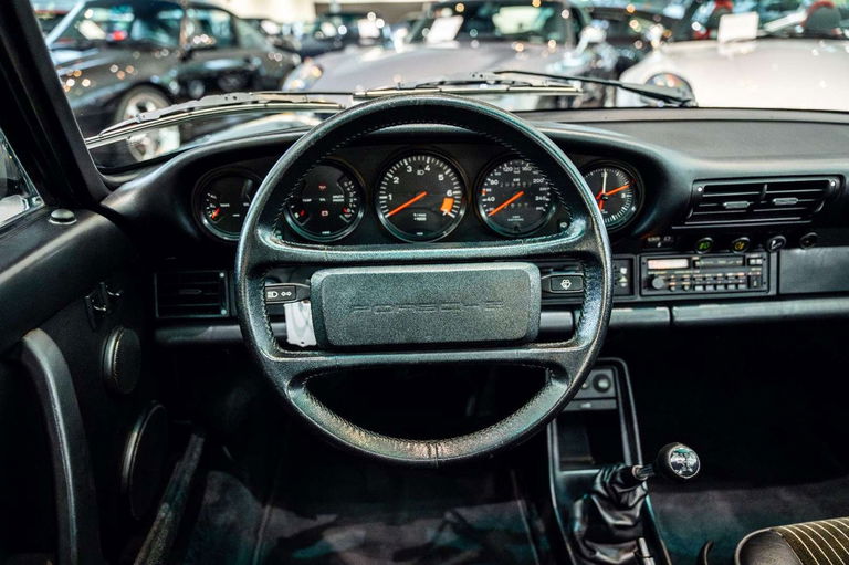 Porsche 911 Carrera 3.2