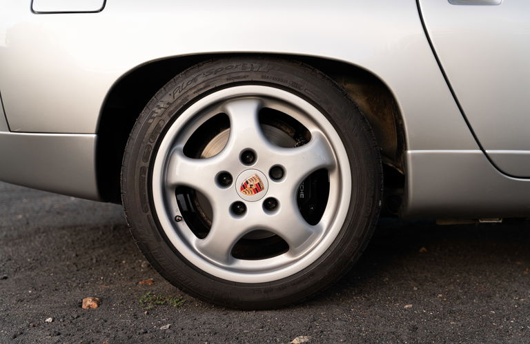 Porsche 928 GT