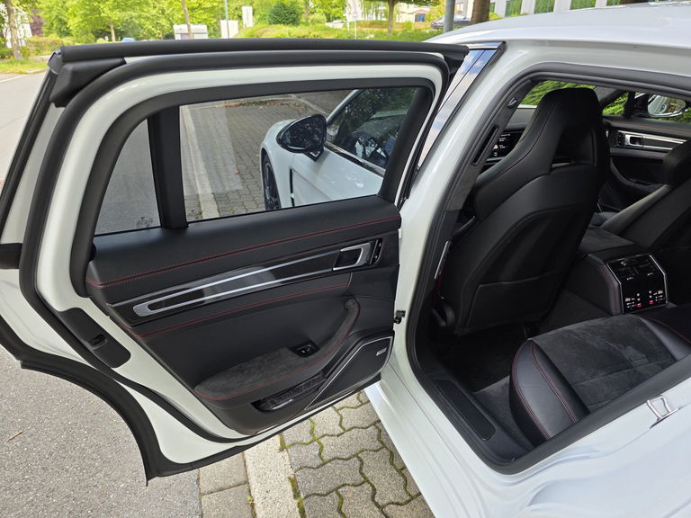 Porsche Panamera GTS