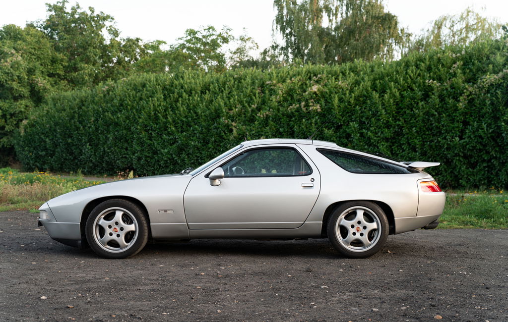 Porsche 928 GT