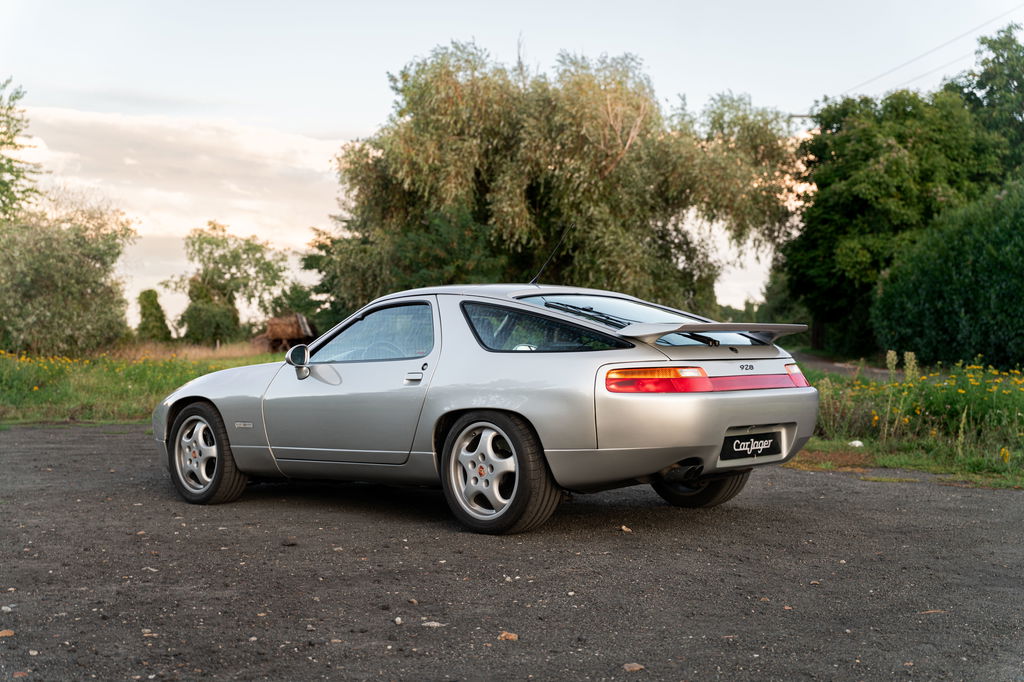 Porsche 928 GT