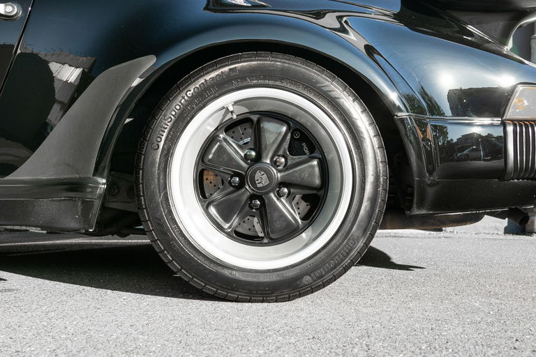 Porsche 911 Turbo 3.3