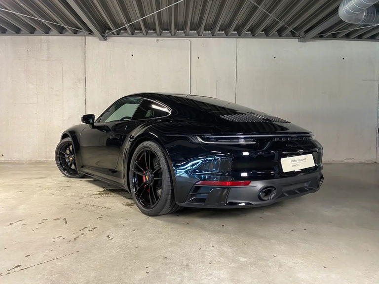 Porsche 992 Carrera 4 GTS