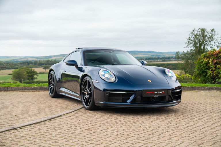 Porsche 992 Carrera GTS