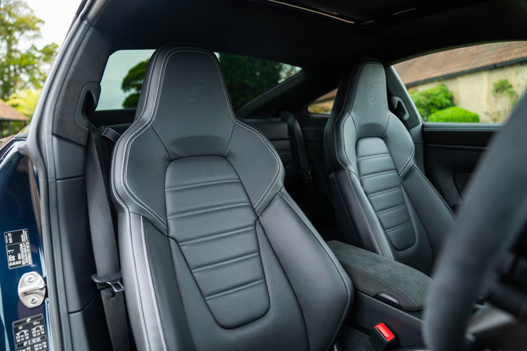 Porsche 992 Carrera GTS