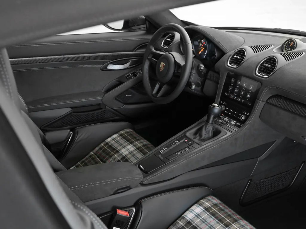 Porsche 718 Spyder RS