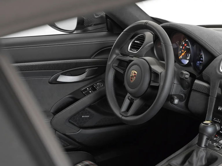 Porsche 718 Spyder RS