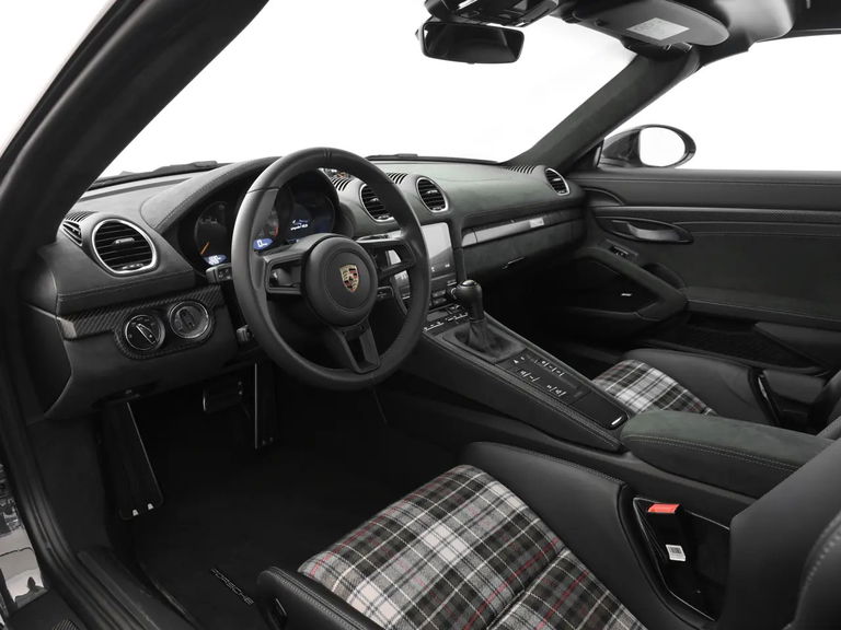 Porsche 718 Spyder RS