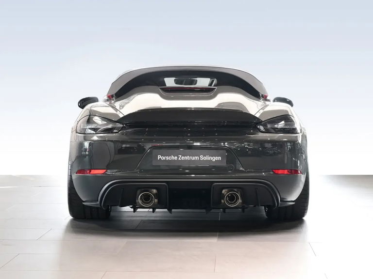 Porsche 718 Spyder RS
