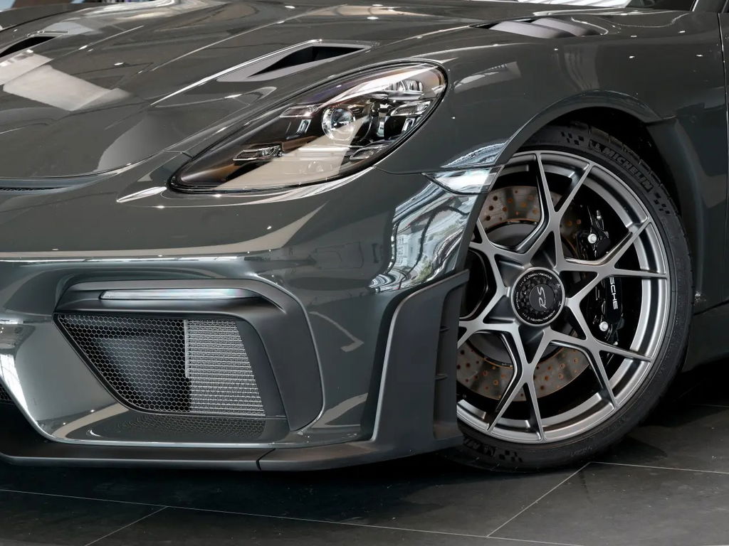 Porsche 718 Spyder RS