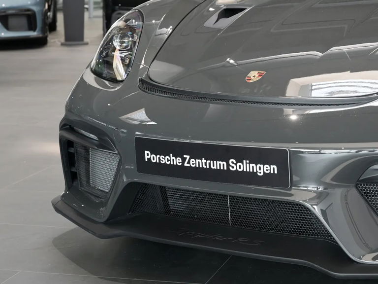 Porsche 718 Spyder RS