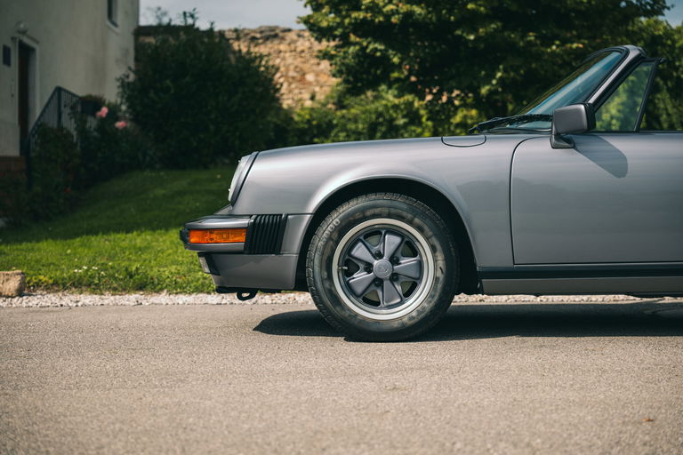 Porsche 911 Carrera 3.2 “25 Jahre 911”
