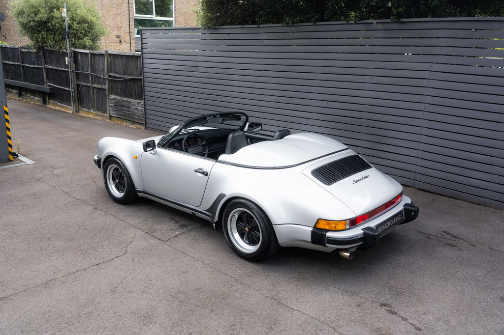 Porsche 911 Carrera 3.2 Speedster