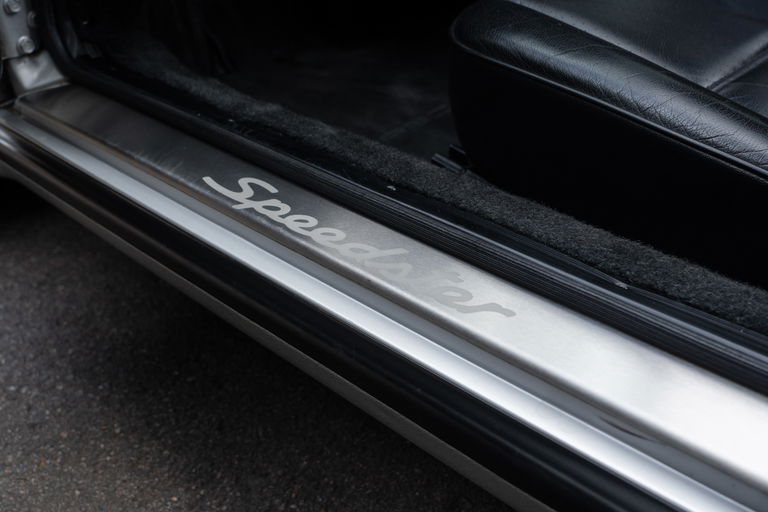 Porsche 911 Carrera 3.2 Speedster