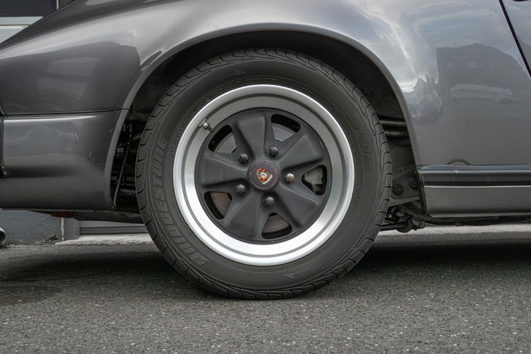 Porsche 911 Carrera 3.2 (US)