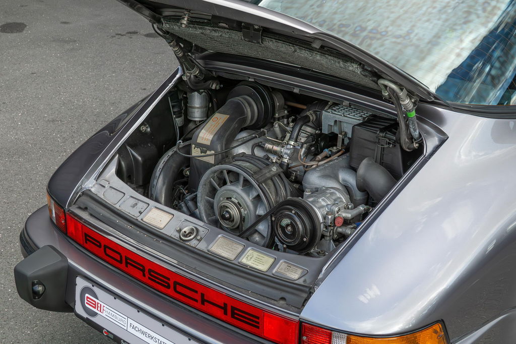 Porsche 911 Carrera 3.2 (US)