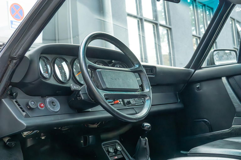 Porsche 911 Carrera 3.2 (US)