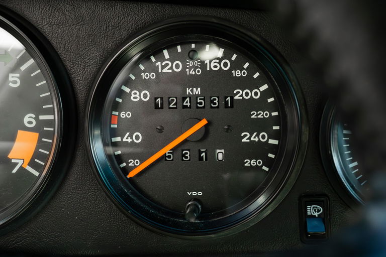 Porsche 911 Carrera 3.2 (US)