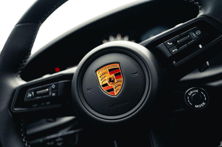 Porsche 992 GT3 Touring