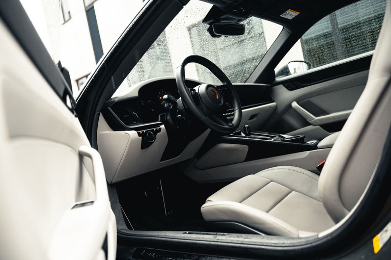 Porsche 992 Carrera 4 GTS