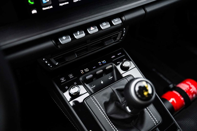 Porsche 992 GT3 Touring