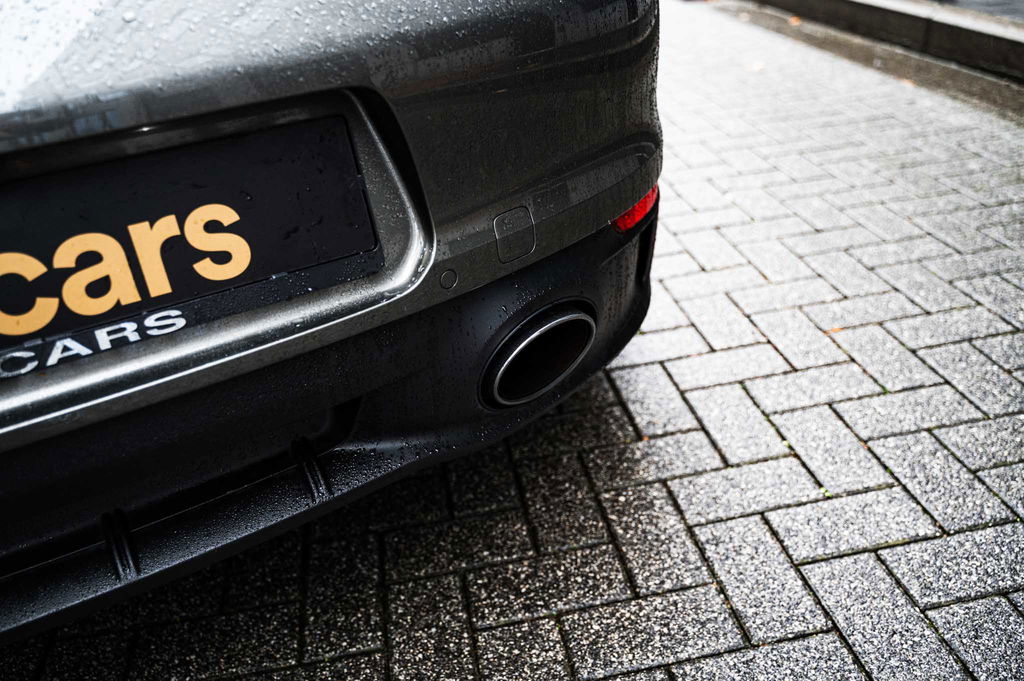 Porsche 992 Carrera 4 GTS