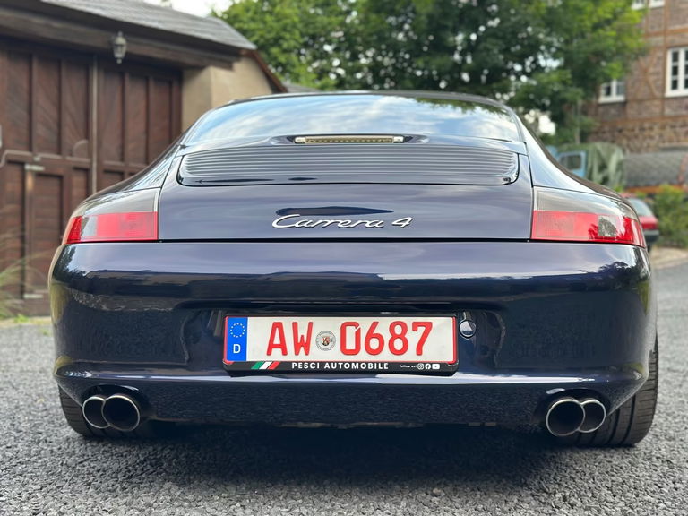 Porsche 996 Carrera 4