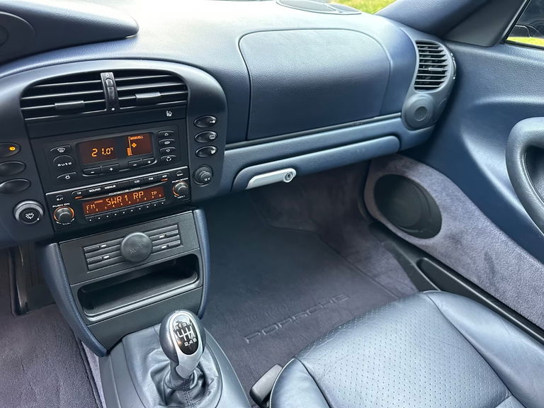 Porsche 996 Carrera 4