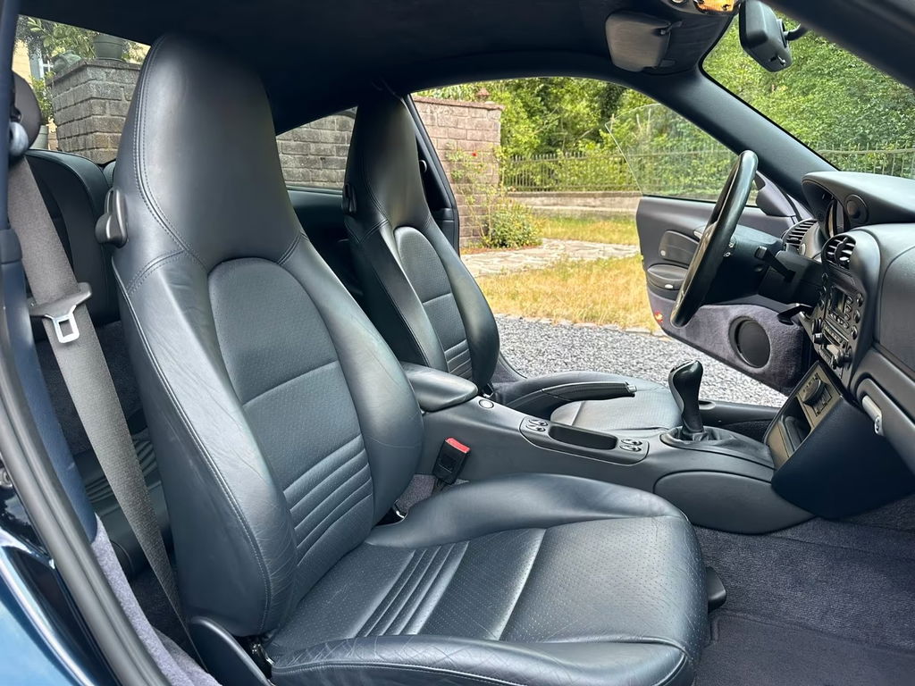 Porsche 996 Carrera 4