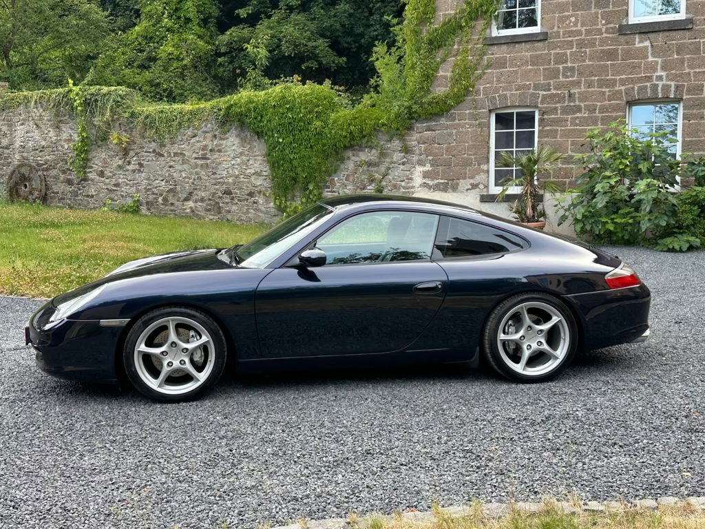 Porsche 996 Carrera 4