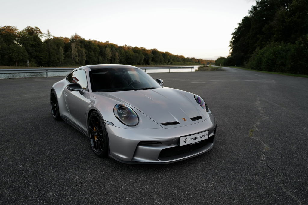 Porsche 992 GT3 Touring