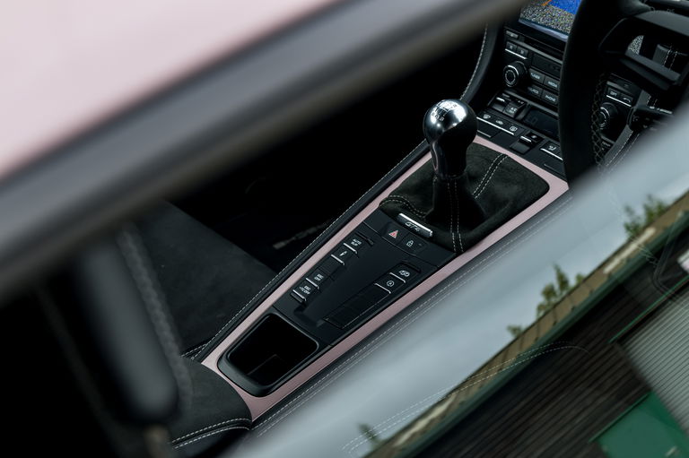 Porsche 718 Cayman GT4