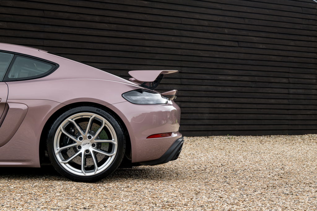 Porsche 718 Cayman GT4