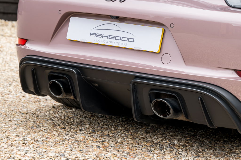 Porsche 718 Cayman GT4