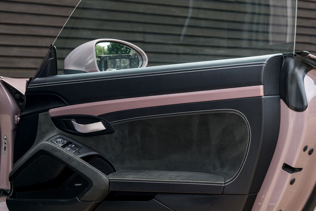 Porsche 718 Cayman GT4